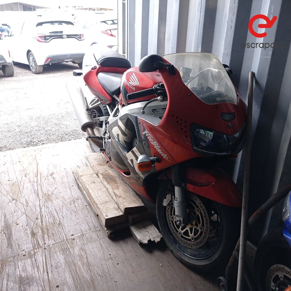 Moto Honda CBR 900 RR fireblade - 271 - (Matr. B-6146-UM) - 2024
