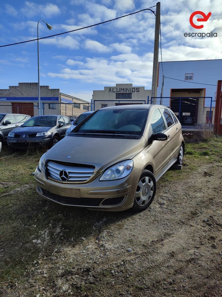 Mercedes Benz B 180 CDI -2182JDB /Citroen Berlingo - Imagen 1
