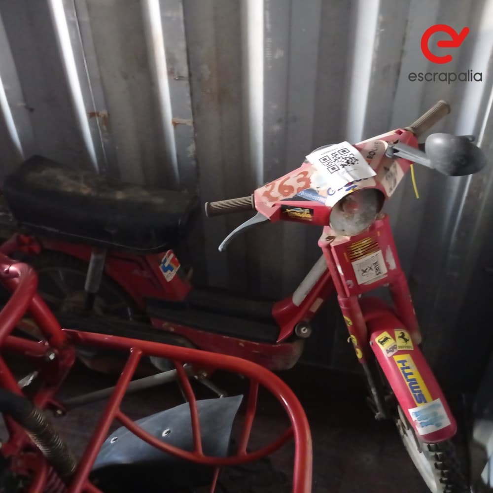 Vespino rojo 263 - Imagen 1